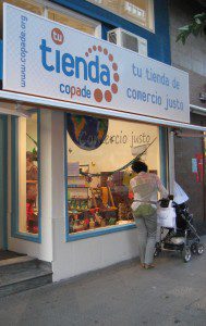 La Fundación COPADE abre una nueva tienda de Comercio Justo en Torrelavega