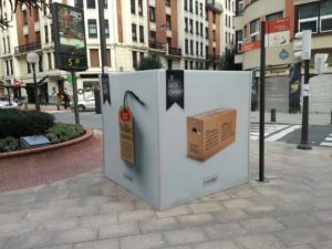 Calles y plazas de Bilbao acogen una campaña para promover el consumo responsable